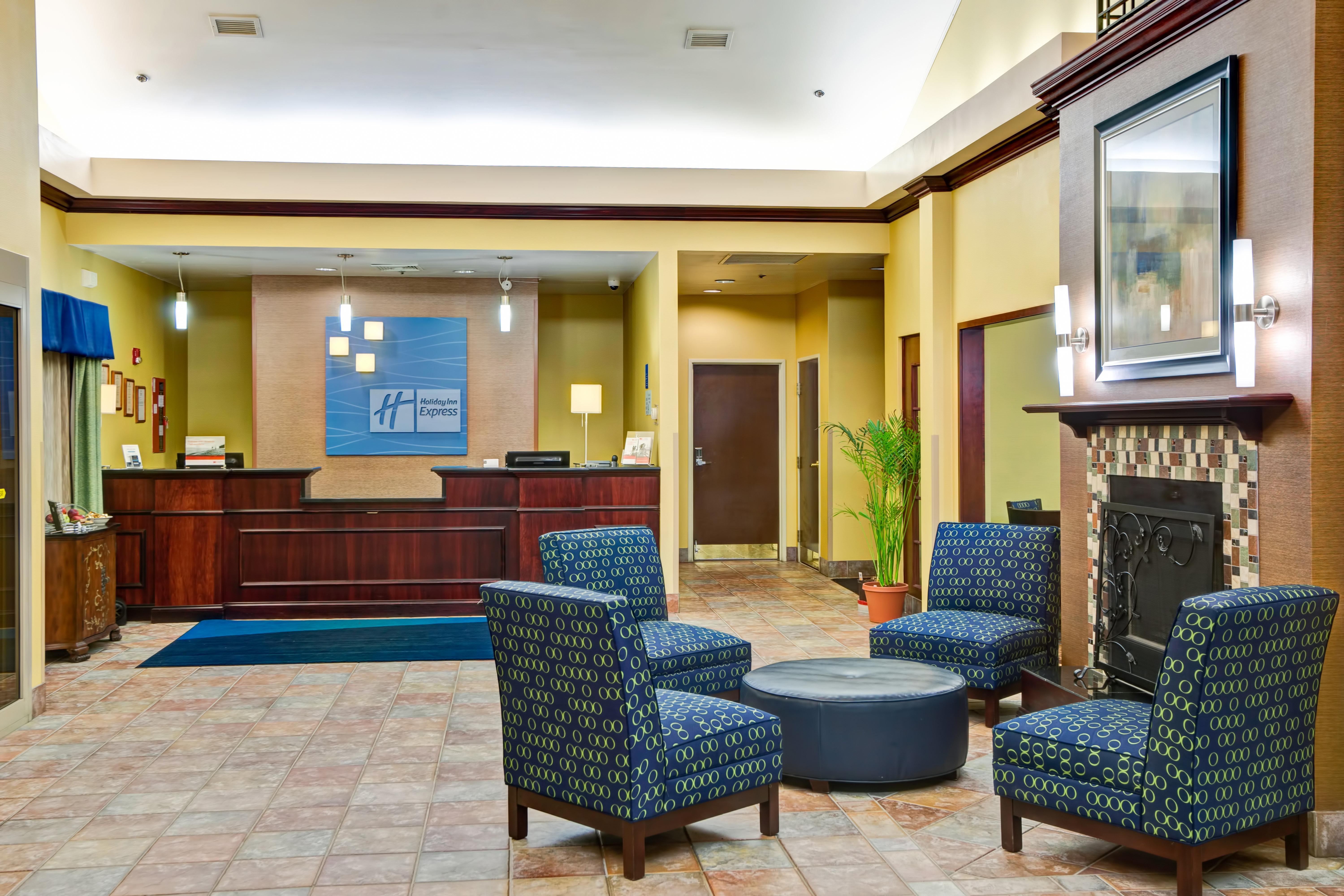 Holiday Inn Express Hotel & Suites Christiansburg By Ihg Extérieur photo