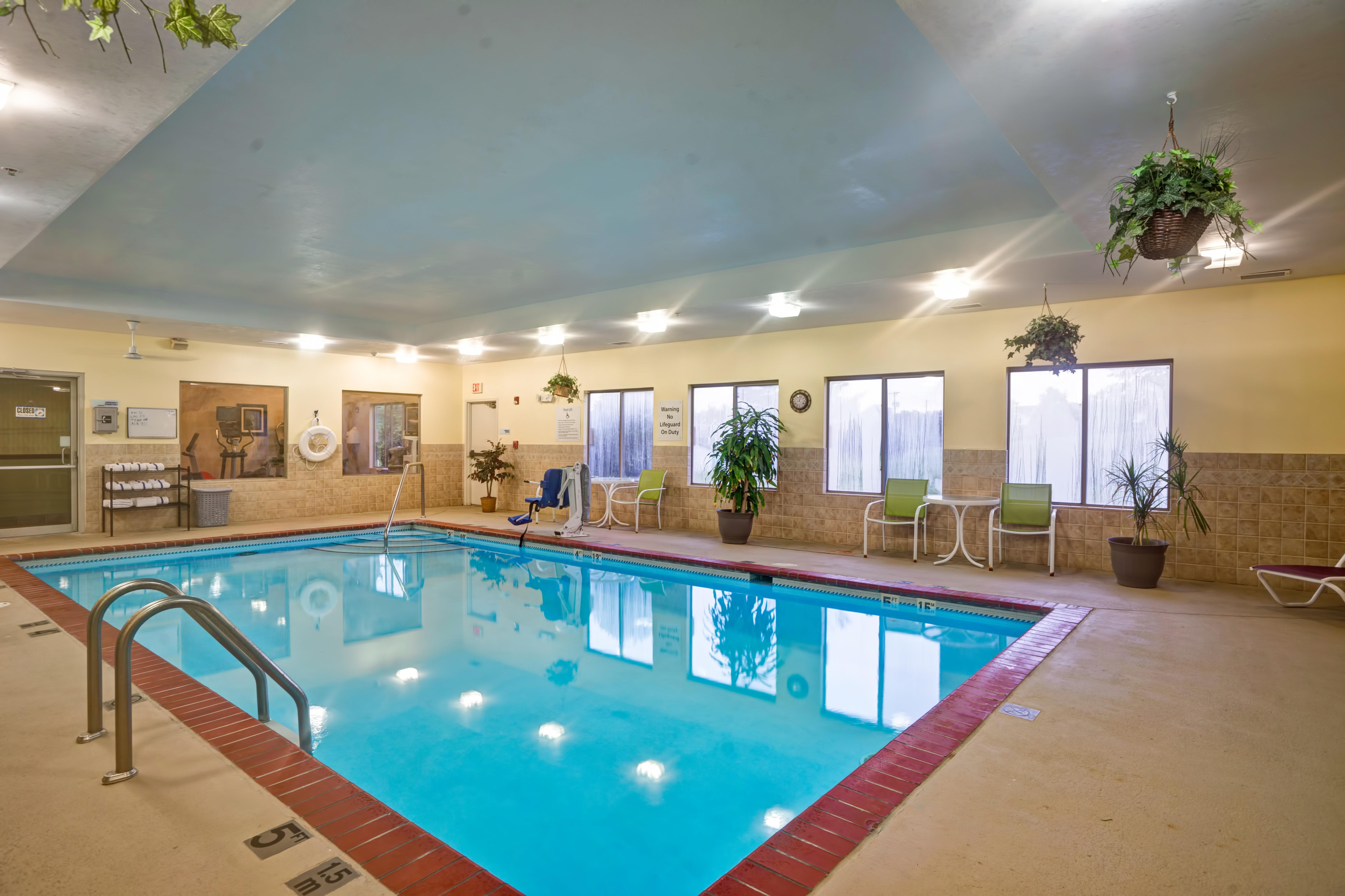 Holiday Inn Express Hotel & Suites Christiansburg By Ihg Extérieur photo