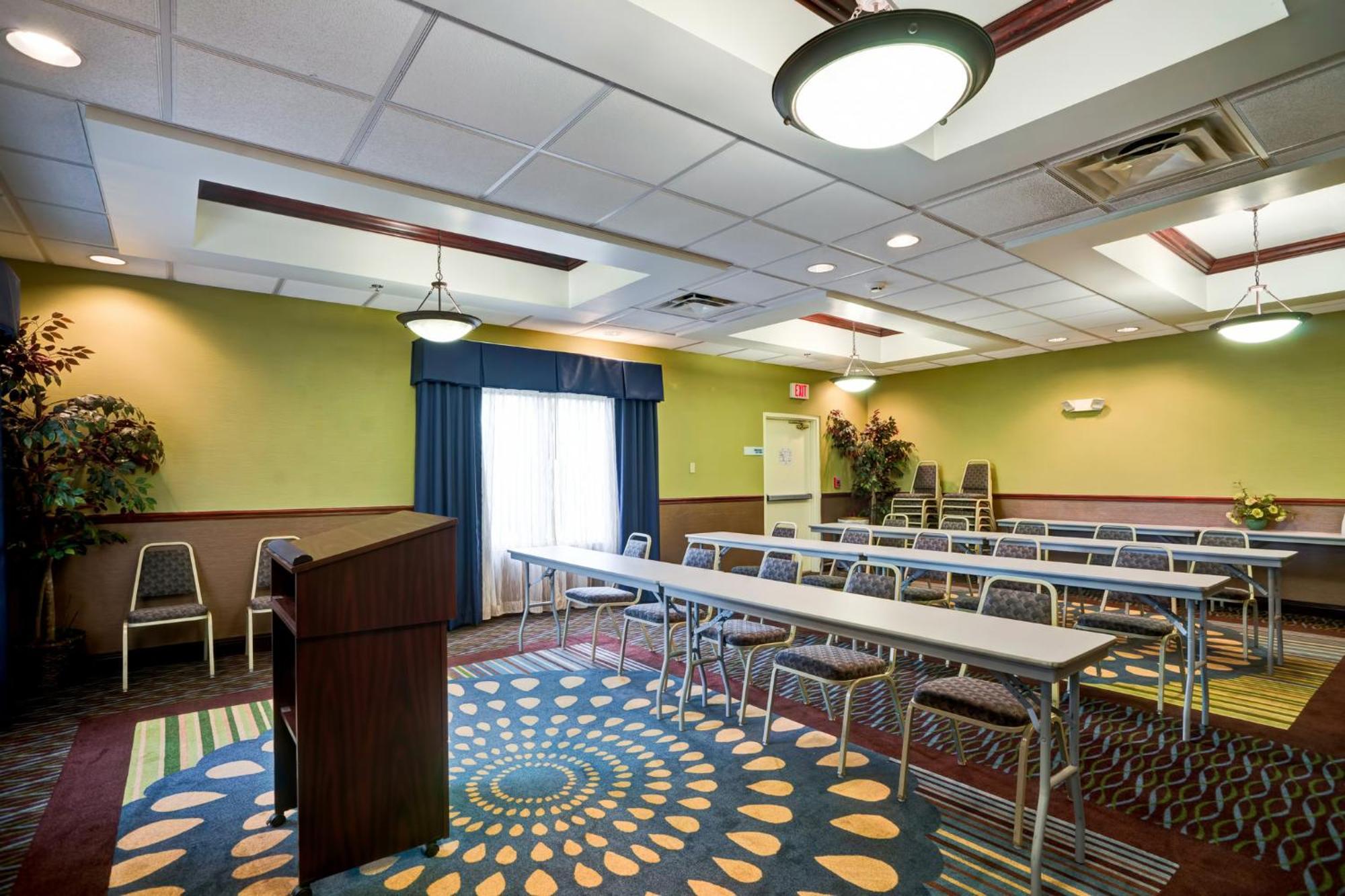 Holiday Inn Express Hotel & Suites Christiansburg By Ihg Extérieur photo